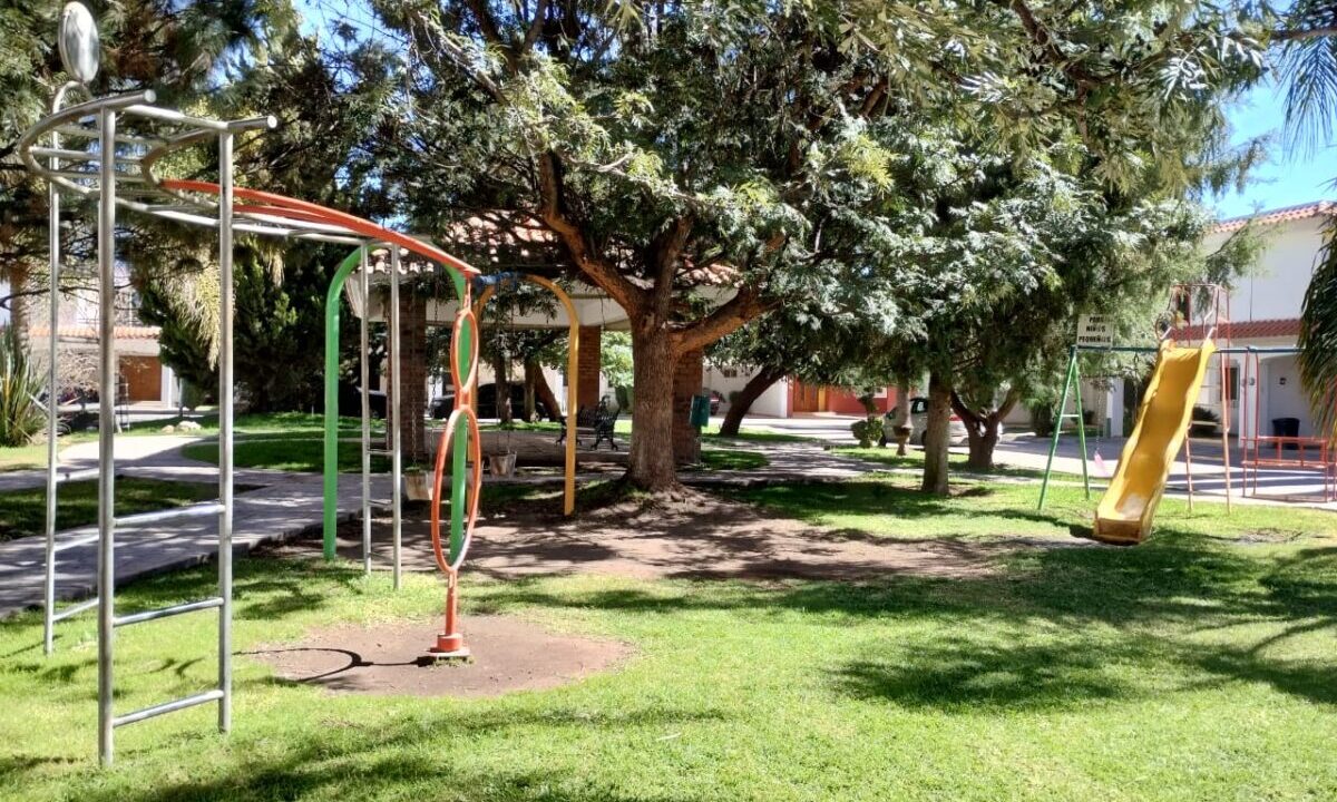 4c23041e-1a3b-4c36-9578-716d43886414