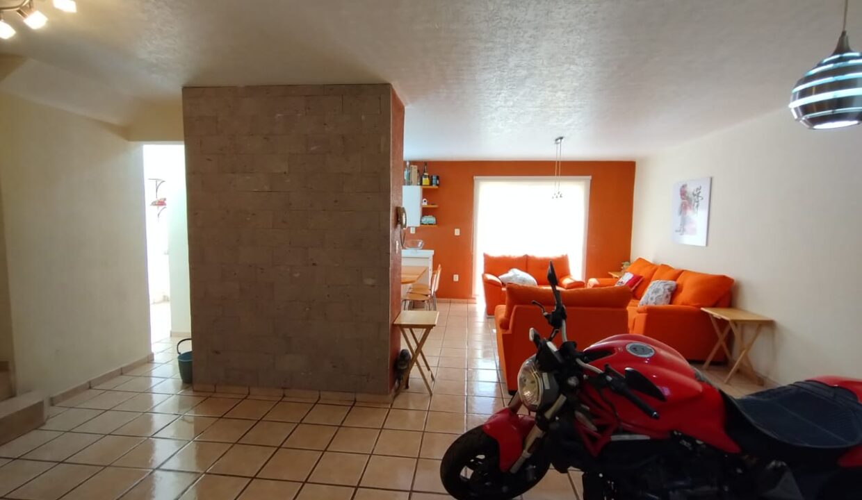 d4591014-aadc-40a7-8016-d69783083856